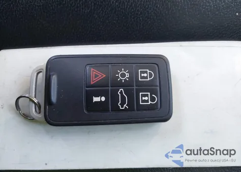 2015 Volvo Xc60 T5 Premier z USA, uszkodzony, nr VIN YV440MDB9F2614611